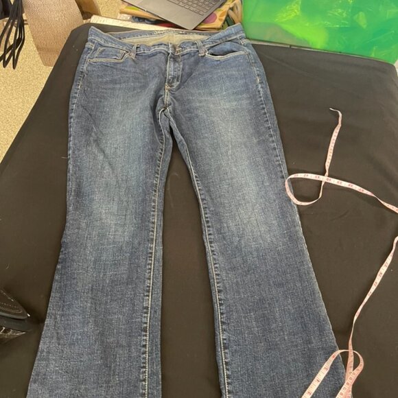 Old Navy Sweetheart Bootcut Womens Jeans Size 14 medium wash - Picture 6 of 12